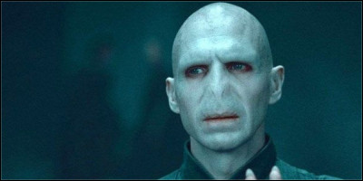À quel âge décède Voldemort ?