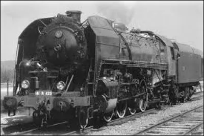 Les chemins de fer ont cessé d'être exploités par des entreprises privées avec la création de la SNCF : en quelle année ?