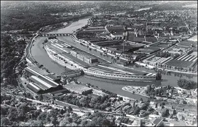 Pour quelle raison Renault a-t-elle été nationalisée en 1945 ?