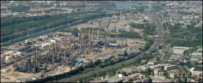 Quelle est alors l'entreprise pétrolière nationale, formée au milieu des années 60 ?