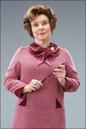 Dans quel pisode apparait Dolors Ombrage ?