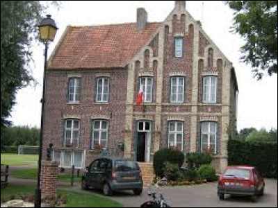 Nous commençons notre balade quotidienne dans les Hauts-de-France, à Broxeele. Commune de l'arrondissement de Dunkerque, elle se situe dans le département ...