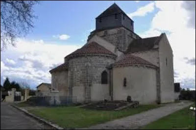 Vous avez sur cette image l'&eacute;glise romane Saint-R&eacute;mi de Tresnay. Village de l'ancienne r&eacute;gion Bourgogne, il se situe dans le d&eacute;partement ...