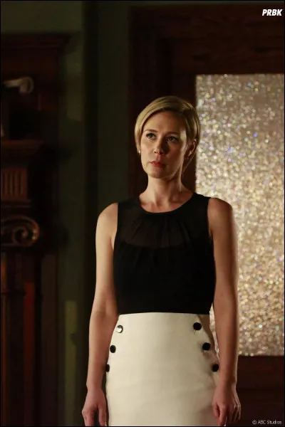 Qui est cette actrice qui joue Bonnie Winterbottom dans "Murder" et qui a joué dans "Apparitions" ?