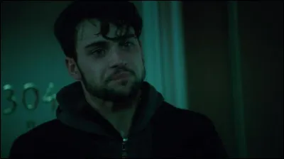 Qui est cet acteur qui joue Connor Walsh dans "Murder" et qui a joué dans "Tokarev" ?