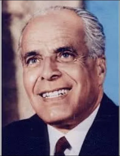 Bourguiba avait humilié son prédécesseur Lamine Bey en lui refusant des obsèques dignes de son rang... À son tour, il fut humilié et sa dépouille fut transportée