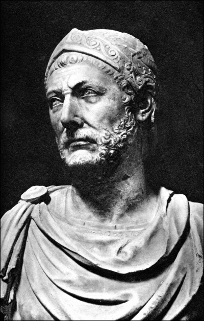 Pour échapper aux Romains, Hannibal Barca se suicida en...