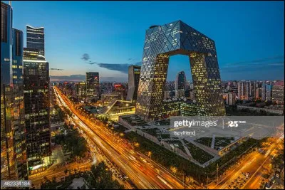 Comment s'appelle le pays de la ville de P&eacute;kin ?