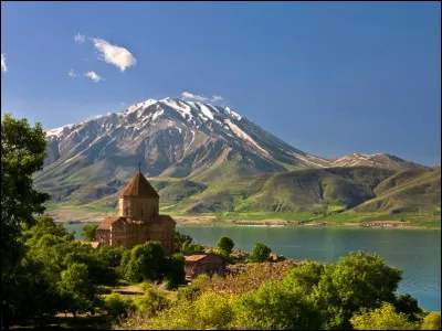 Dans quel pays actuel trouve-t-on le lac de Van, autrefois l'un des 3 lacs majeurs du royaume d'Arménie ?