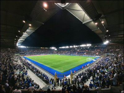 Quel club de Ligue 1 joue au stade de la Meinau ?