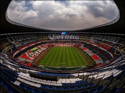Si on assiste à un match au stade Azteca, dans quel pays sommes-nous ?