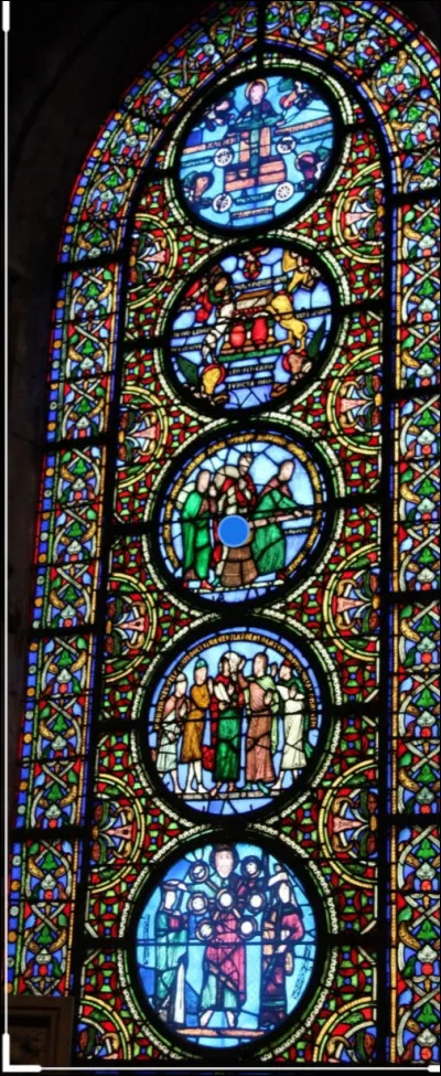 En 1130, pour la première fois, une église utilise le bleu pour ces vitraux. Dans quelle commune est cette église ?