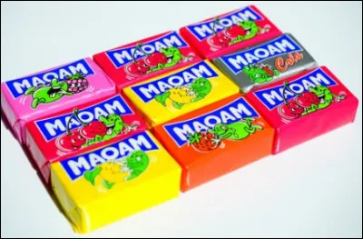 Mon emballage est marrant, petits cubes tout doux et ultra moelleux aux visages souriants, aux bons goûts de fruits, à partager.