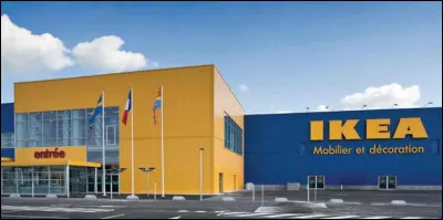 Si IKEA, la célèbre enseigne de mobilier suédoise, tire son nom des initiales de Ingvar Kamprad (son créateur) et de Elmtaryd Agunnaryd, que représente ce dernier ?