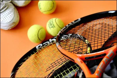 Lequel de ces mots est employ&eacute; dans le langage du tennis ?