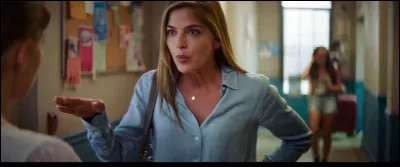 Quelle est la réaction de la mère de Tessa lorsqu'elle les surprend tous les deux dans la chambre de celle-ci ?