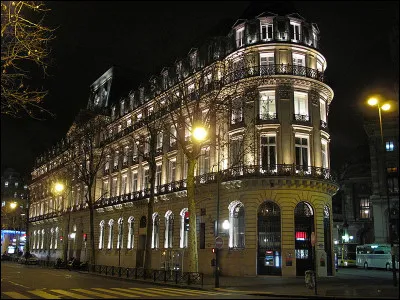 Quelle est cette banque, nationalisée depuis 1945, qui a été la toute première à être vendue au secteur privé ?