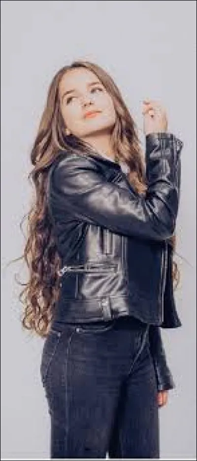 De quel instrument joue-t-elle ?