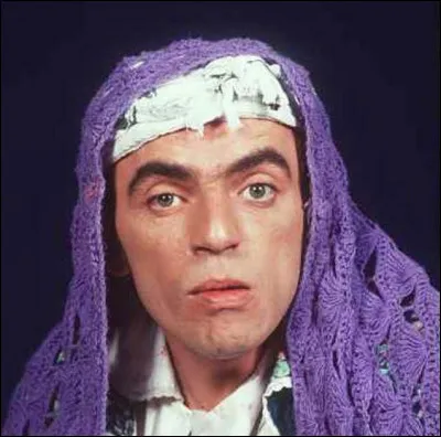 Qui est cet Élie, acteur et humoriste franco-tunisien, mort en 1999 à l'âge de 39 ans ?