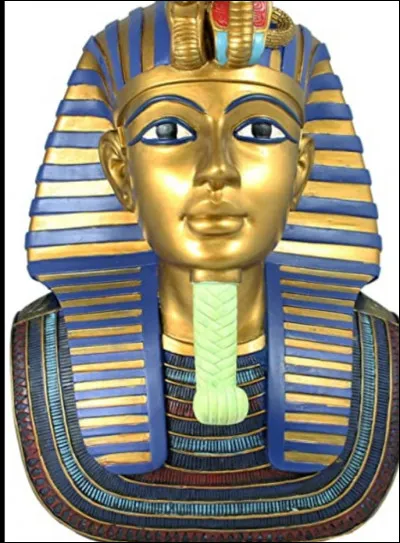 De combien de kilos d'or est constitué le masque de Toutânkhamon ?