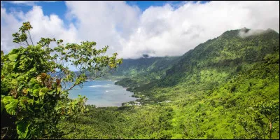 La superficie totale des îles sont égales à environ :