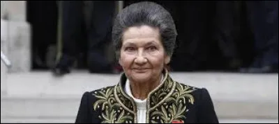 Je suis une femme politique française. Jeune rescapée d'Auschwitz, je suis devenue ministre de la Santé à l'origine de la légalisation de l'avortement, puis présidente du Parlement européen. J'ai aussi été membre de l'Académie française... Je suis...