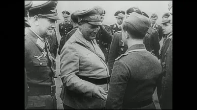 Ce dirigeant nazi se rend aux Américains et sera le plus important personnage du Reich à être jugé :