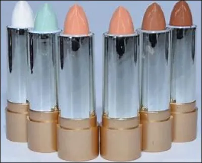 De quelle couleur doit être le correcteur pour cacher les rougeurs ?