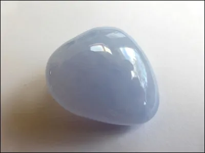 Quelle pierre fine apercevons-nous ici ?