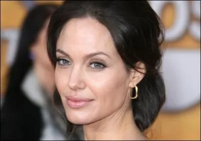 Quel �ge a Angelina Jolie ?