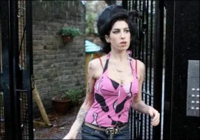 Amy Winehouse qui semble au bout du rouleau, quel �ge peut-elle bien avoir ?