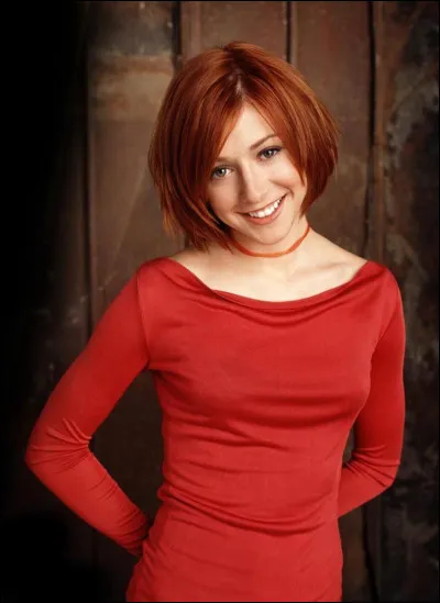 Quelle actrice rousse a interprété le personnage de Willow dans "Buffy contre les vampires" et celui de Lily Aldrin dans "How I Met Your Mother" ?