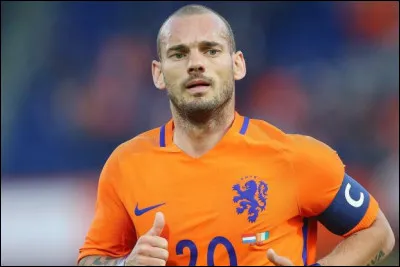 Qui est ce footballeur ?