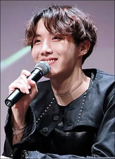 J-Hope a sorti un l'album intitulé "Hope World" en quelle année ?