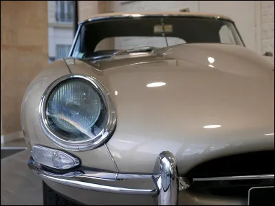 Quel est le nom du modèle de cette Jaguar ?