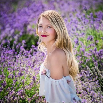 Catherine est une youtubeuse québécoise, elle a écrit son premier livre il y a maintenant un an. Comment se nomme-t-il ?