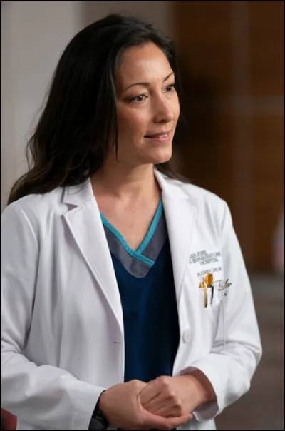 Qui Melendez invite-il à danser lorsque un bal est organisé à l'hôpital pour deux adolescents qui ont le cancer ?