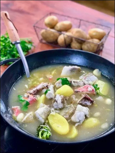 La chaudrée fourasine est à base de...