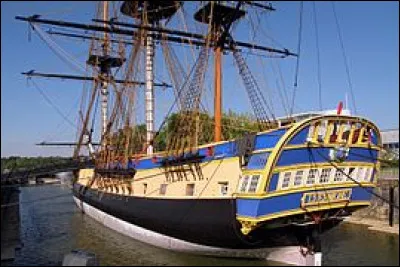 Dans quelle ville une copie de l'Hermione a-t-elle été construite ?