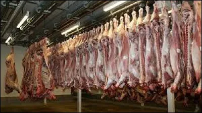 J'ai découpé une carcasse de 452 kg, j'ai écarté 30% de déchets. Combien de poids de viande me reste-t-il ?