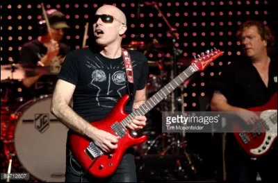 Enfin, lequel de ces morceaux n'a jamais jou&eacute; Satriani ?