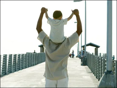 Les pères s'engagent-ils plus dans les activités physiques et stimulantes que les mères avec leur enfant ?