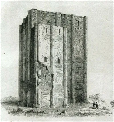 Qui a fait bâtir le donjon de Loches ?