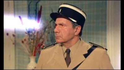 En quoi, Michel Galabru est-il dguis dans cette pisode du Gendarme de Saint-Tropez ?