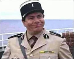 Compltez la fin de cette phrase : Michel Galabru enfant n'a qu'un rve : devenir joueur professionnel de :