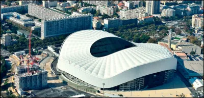 Grâce à quel sport l'Olympique de Marseille est-il connu ?
