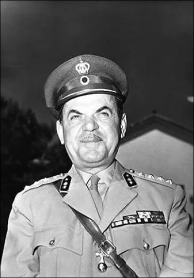 Qui dirige en Grèce pendant les années de dictature ?