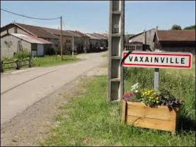 Nous sommes dans le Grand-Est, &agrave; l'entr&eacute;e de Vaxainville. Village &agrave; quelques kilom&egrave;tres de Baccarat, dans le Lun&eacute;villois, il se situe dans le d&eacute;partement ...