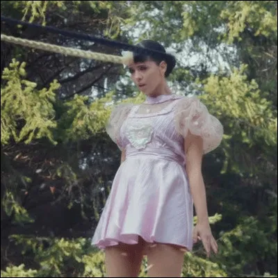 Dans la cour d'&eacute;cole, tu vois ton petit ami avec une autre fille, que fais-tu ?