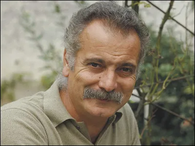 Complétez les paroles de la chanson "Je m'suis fait tout petit" de Georges Brassens : 
"Je subis sa loi, je file tout ...
Sous son empire
Bien qu'elle soit jalouse au-delà de tout
Et même pire".